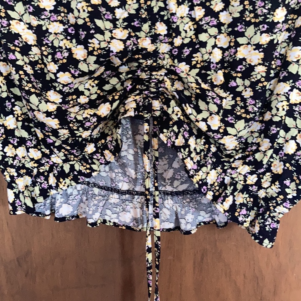 3/$24 SO top floral print cinch front short sleeve crop top boho casual  L jr - Picture 6 of 15